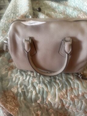 Classic Women's Satchel Handbag in Light Gray - Unbranded